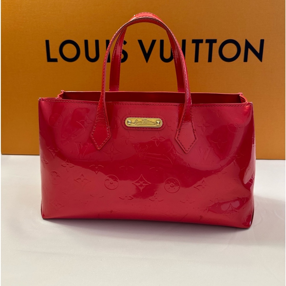 AuthenticLouis Vuitton Wilshire Boulevard PM in Rose Pop Monogram Vernis.